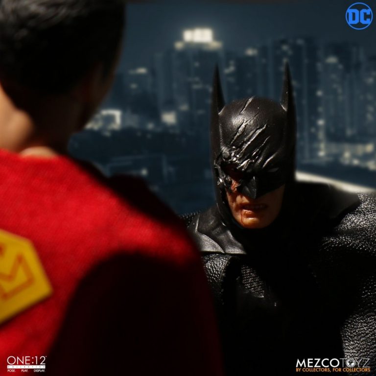 Mezco Toyz One Collective Batman Sovereign Knight Rio X Teir