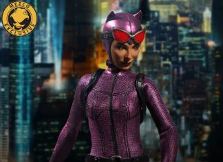 Mezco Toyz One:12 Collective Catwoman Purple Suit Variant