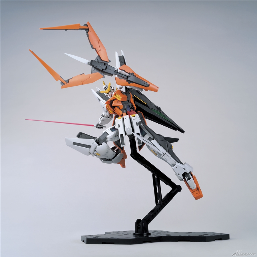 Bandai MG Gundam Kyrios Model Kit